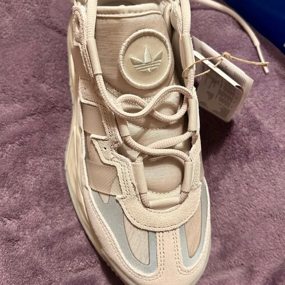 Adidas Cream Sneakers Retro-Inspired Chunky Sole - Picture 4 of 7
